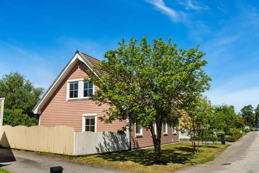 Villa, Linneavägen 5, Centrala Hallstavik, Norrtälje