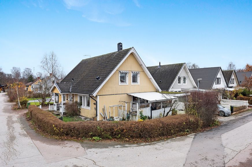 Villa, Radhus, Näslundsvägen 12, Hallstahammar