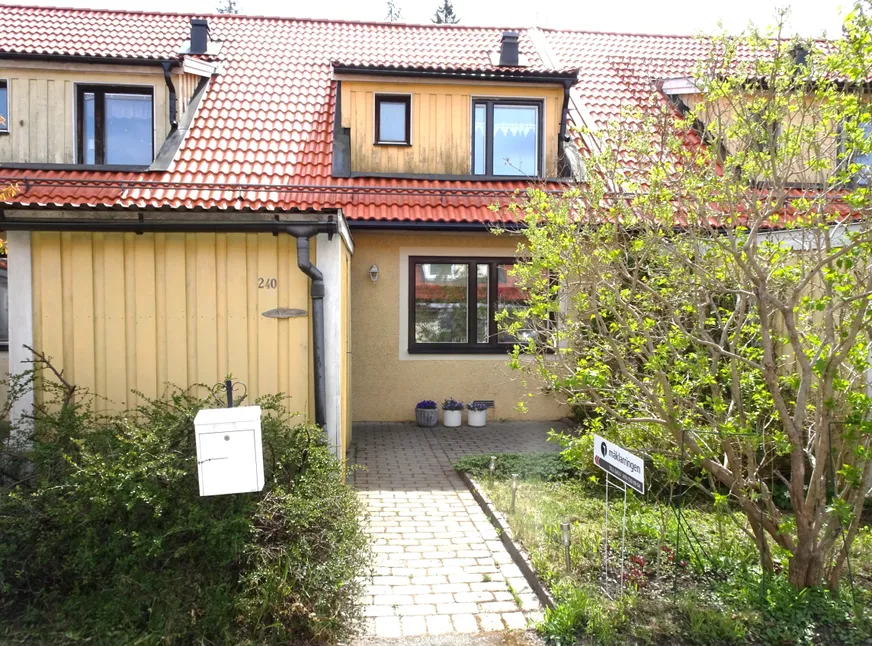 Villa, Radhus, Rapsodivägen 240, Skogås, Huddinge