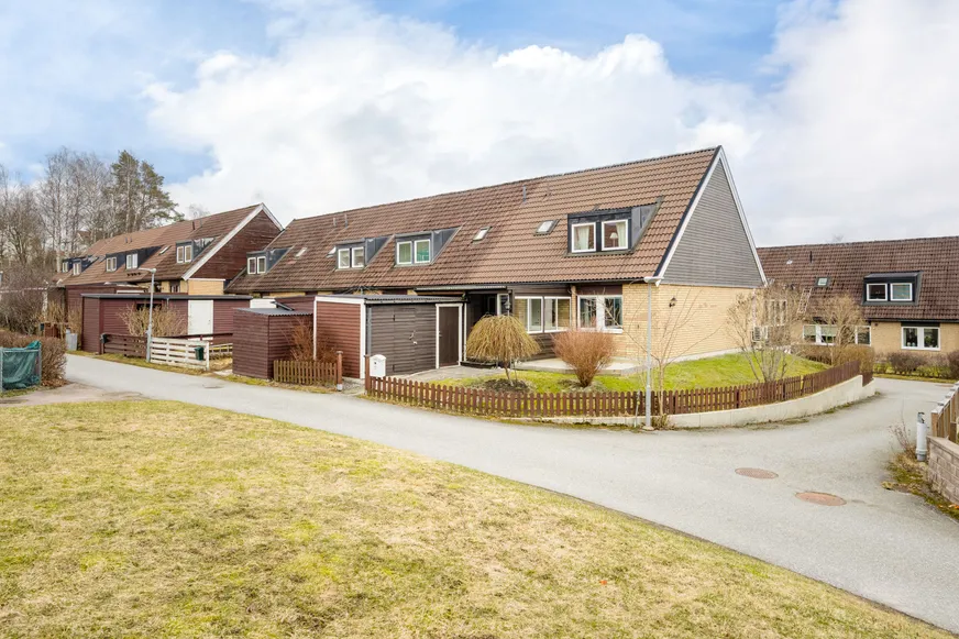 Villa, Radhus, Hagavägen 49, Ormsta, Vallentuna