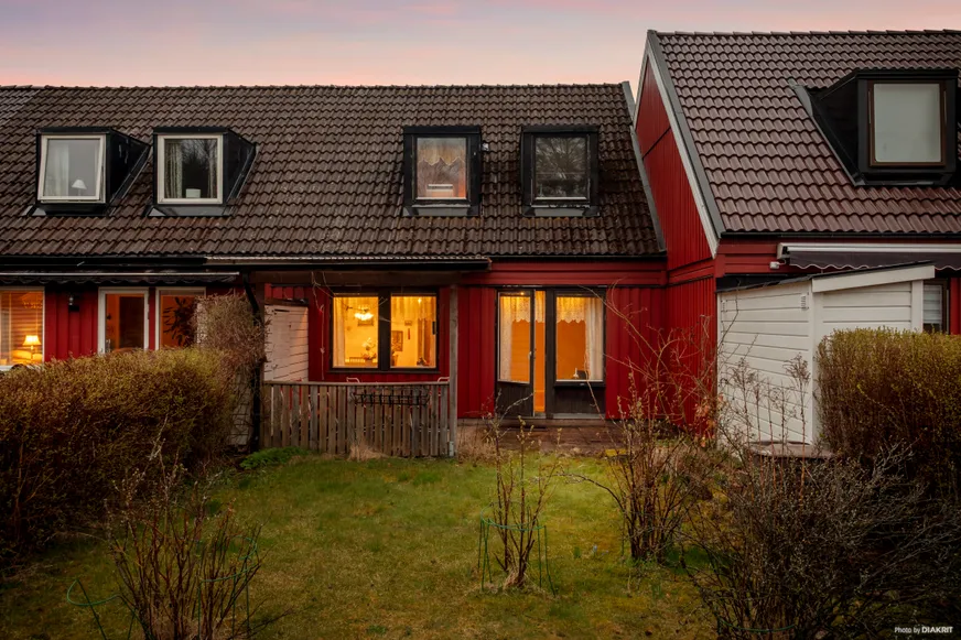 Radhus, Sparrfeltsgatan 40, Kristineberg, Borås