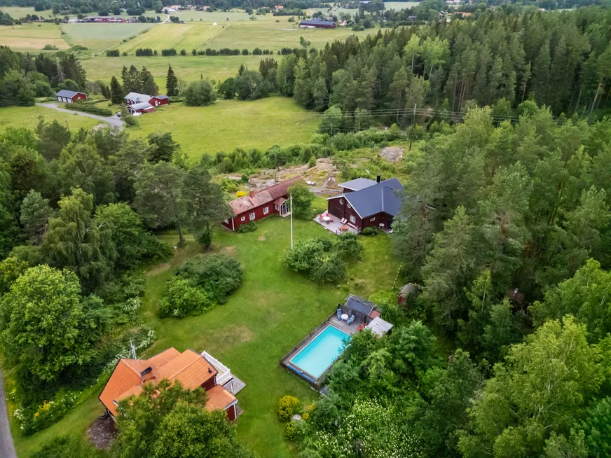 Gård/Skog, Degarövägen 17 och 19, Norrtälje