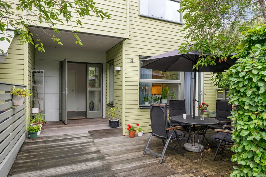 Radhus, Luftfartsgatan 4, Skarpnäck, Stockholm