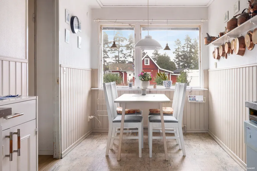 Radhus, Blåsippevägen 24, Hemmesta, Värmdö